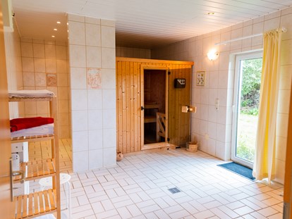 Luxuscamping - Umgebungsschwerpunkt: See - großer Duschraum.
Sauna mit Anmeldung und Gebühr - Ur Laub`s Hof